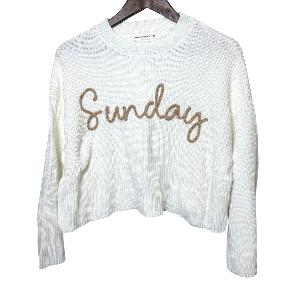 Moon & Madison Sunday Graphic Ribbed Knit Cropped Sweater Cream Medium ST21288